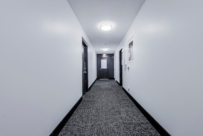 Photo du bâtiment - The Latimer Apartments