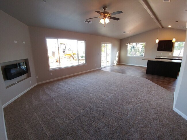 Foto del edificio - 3 Bedroom 2 Bath Home