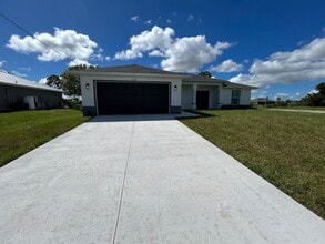 Building Photo - 220 Ne-31 Ter