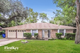 Building Photo - 8002 Larkspur Dr
