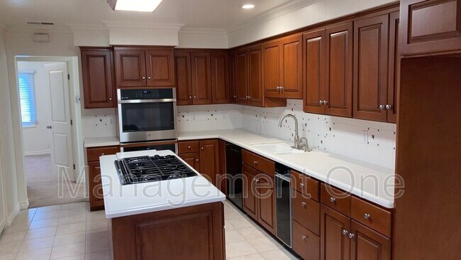 Building Photo - 12561 Carmel Way