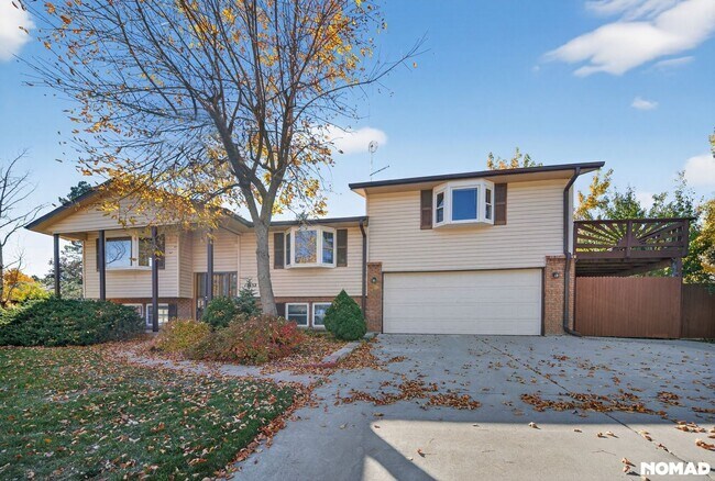 Foto del edificio - 13432 W Alaska Pl