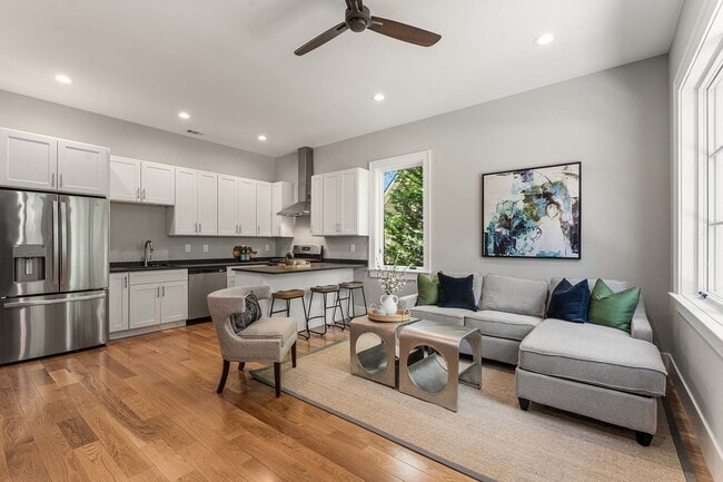 Foto del edificio - 98 Johnson Ferry Rd NW