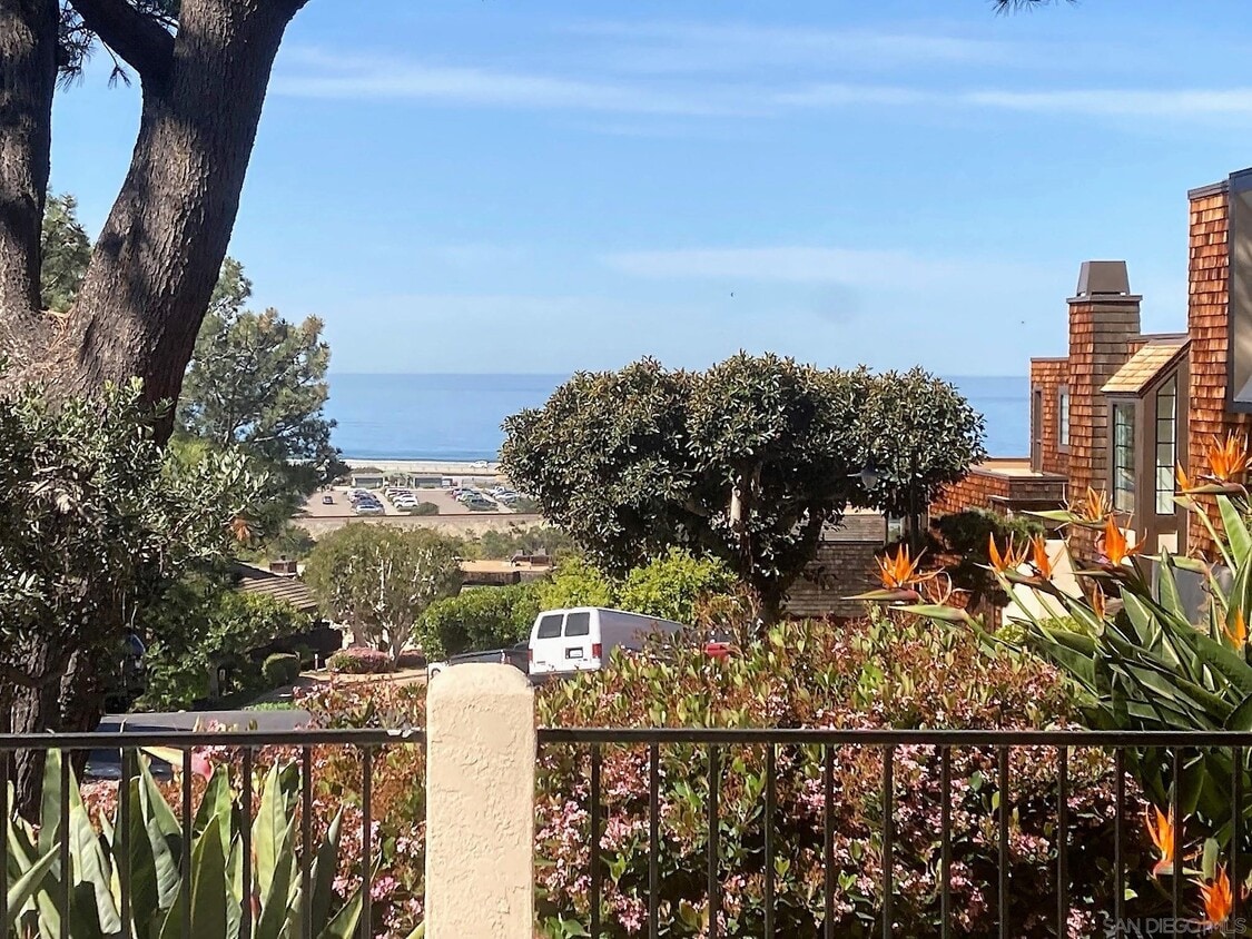 Primary Photo - 13079 Caminito Del Rocio