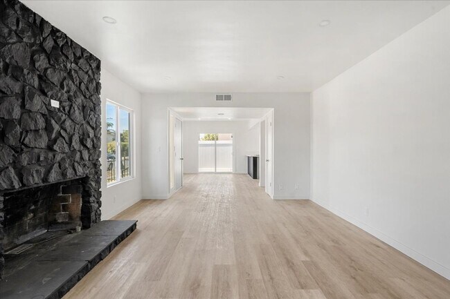 Foto del edificio - 317 E 97th St