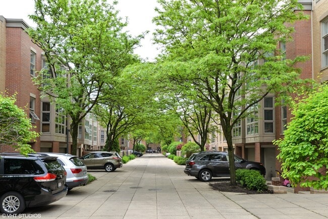 Building Photo - 2375 N Wayne Ave