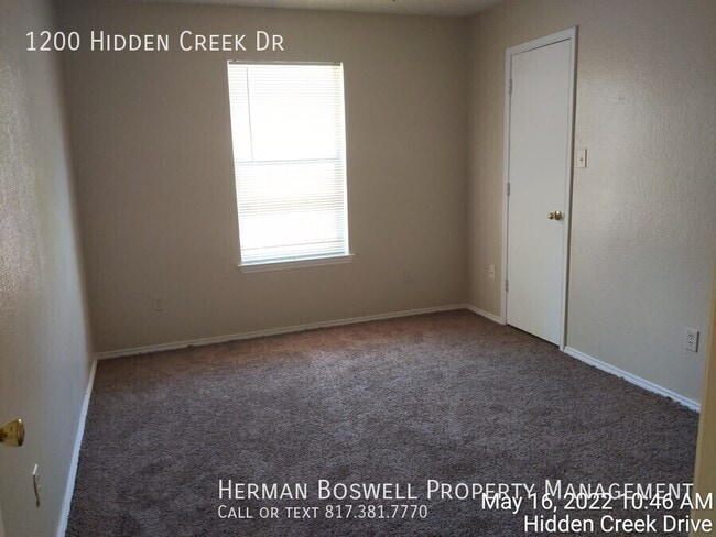 Building Photo - 1200 Hidden Creek Dr