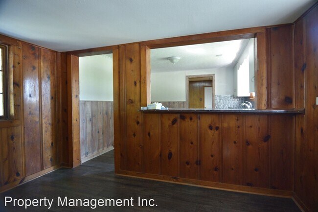 Building Photo - 3 br, 1 bath House - 1016 W 10th