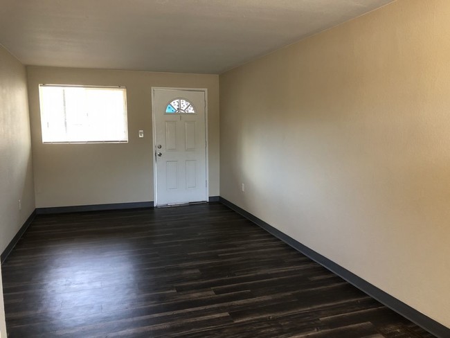 Foto del edificio - 2248 N Clarkson St
