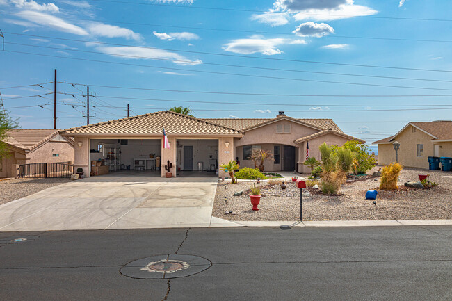 Foto del edificio - 911 Pueblo Dr