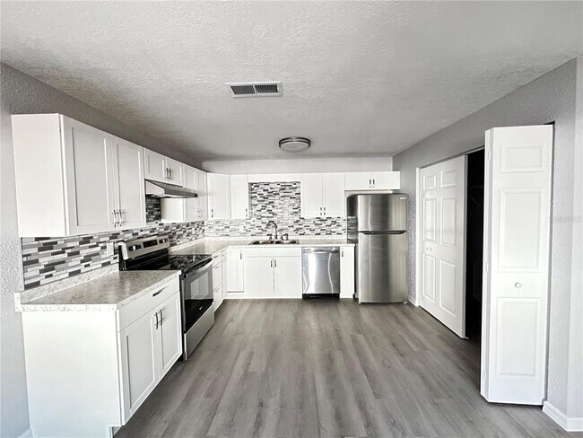 Foto del edificio - 3761 NE 40th Pl