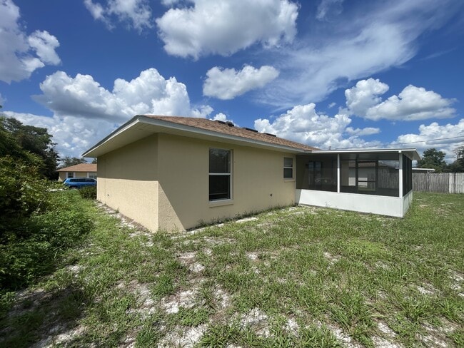 Building Photo - 3049 Mandeville St