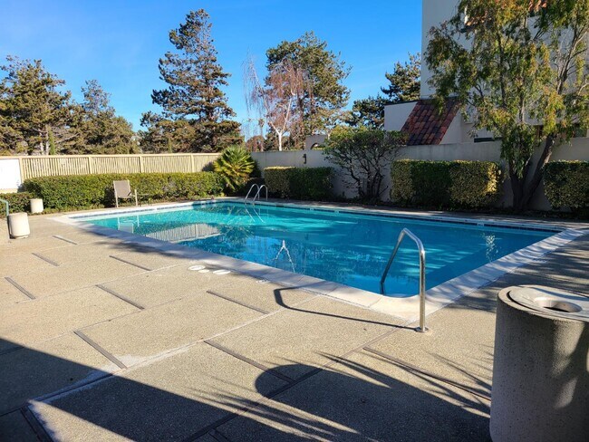Building Photo - 2261 Armada Way