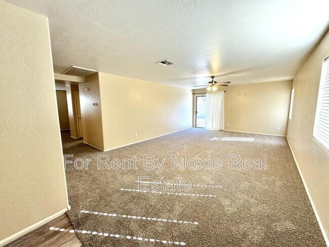 Foto del edificio - 43476 Colby Dr