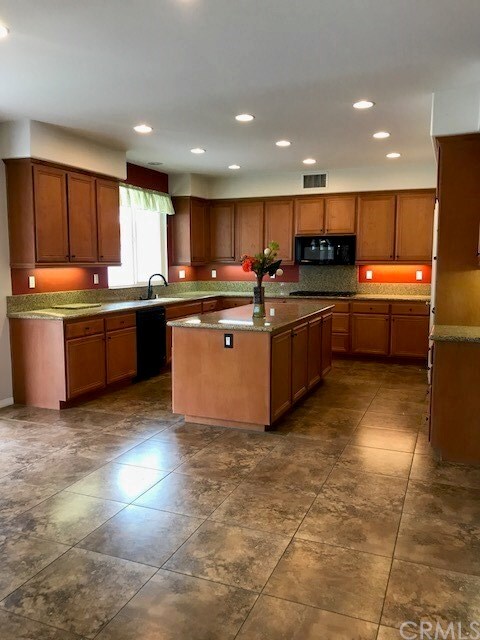 Building Photo - 12834 Mesa View Dr