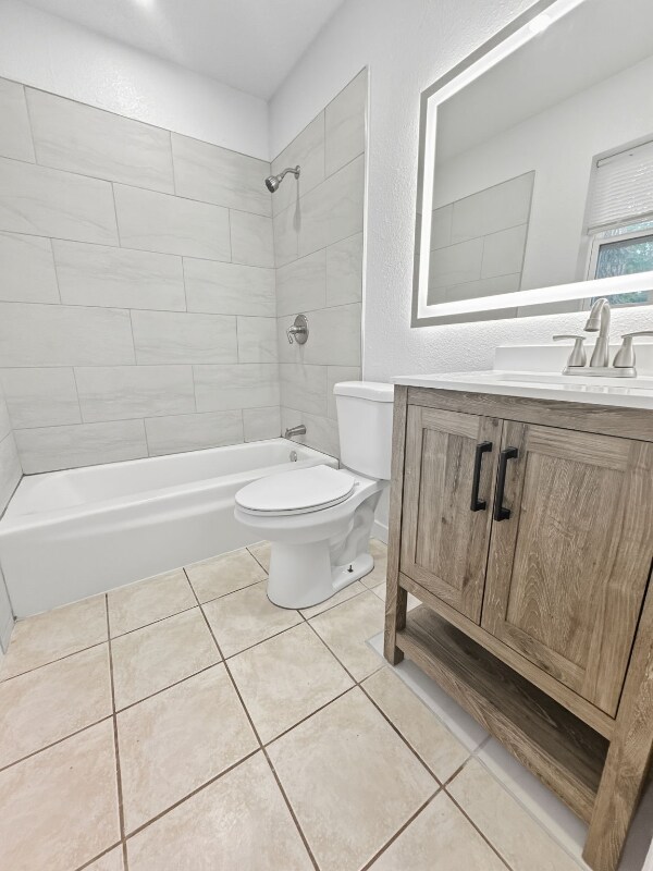 Building Photo - 2120 Vickie Dr