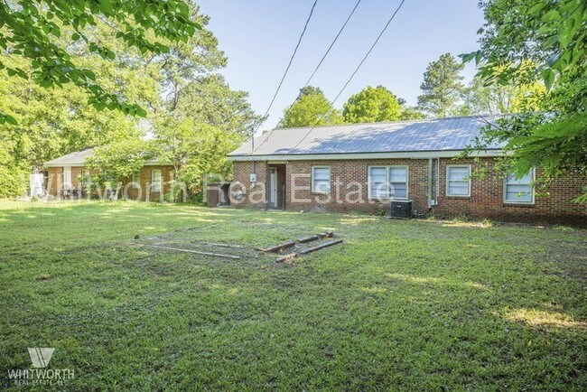 Building Photo - 3-Bed/1-Bath Home in West End