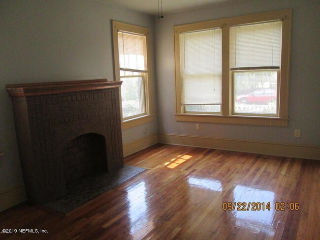 Building Photo - 1635 N Liberty St