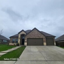 Building Photo - 327 Sweetspire Dr