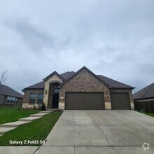 Building Photo - 327 Sweetspire Dr