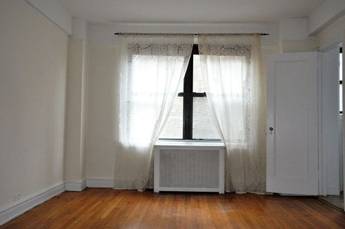 Building Photo - 605 W 34th St