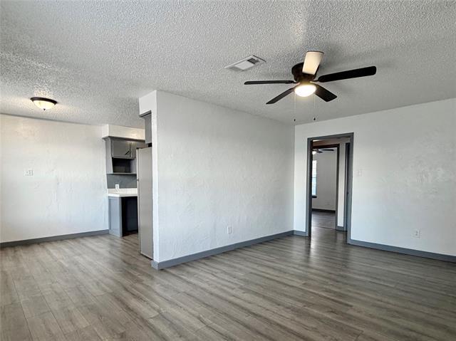 Foto del edificio - 2526 Louise St