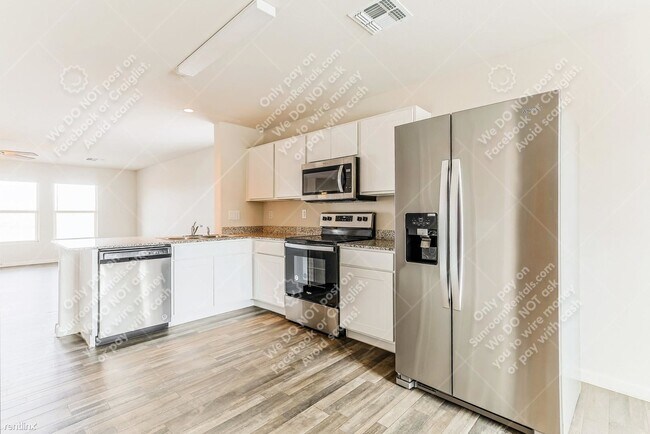 Building Photo - 3 br, 2 bath House - 765 S Silvercreek Ln