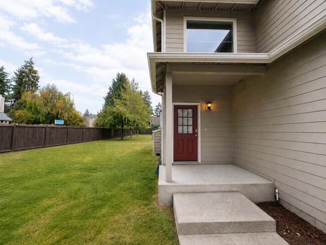 Foto del edificio - Spacious University Place Home Near Chambers Bay | 2-Car Garage & Lawn Care Included