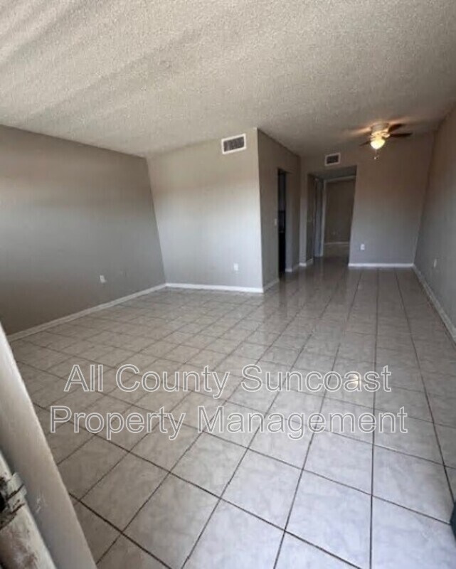 Foto del edificio - 6570 66th Ave N