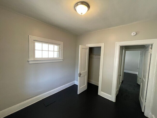 Foto del edificio - SECTION 8 and EDEN Accepted!! Fully renovated 3 BR Home!!