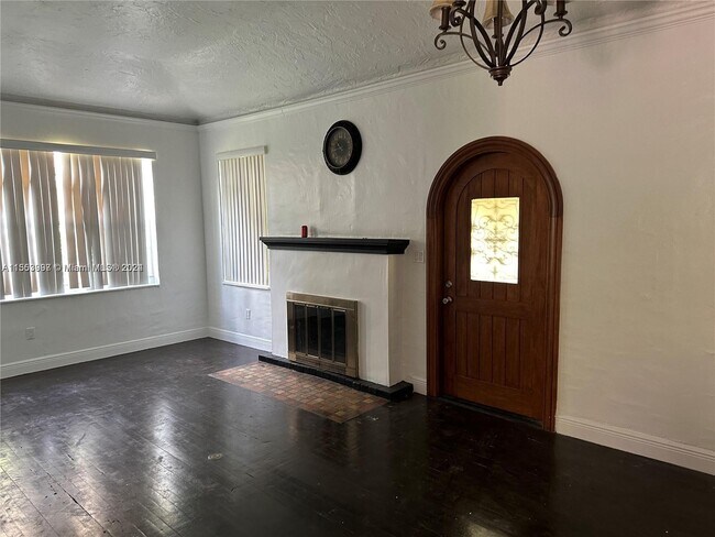 Foto del edificio - 3666 SW 13th Terrace