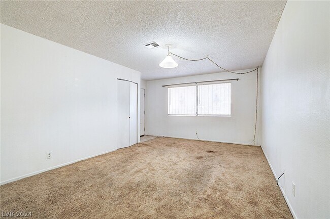 Foto del edificio - 228 N Bruce St