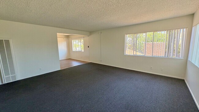 Foto del edificio - 11715 Ramona Ave
