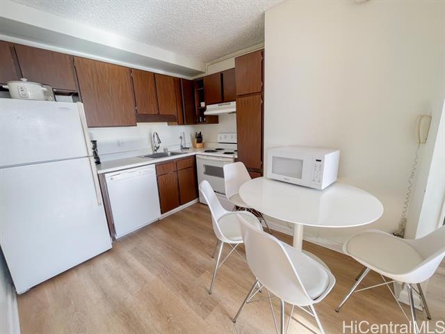 Building Photo - 2240 Kuhio Ave.