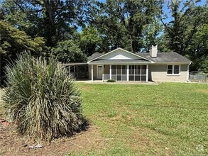 Building Photo - 907 Evans Dr