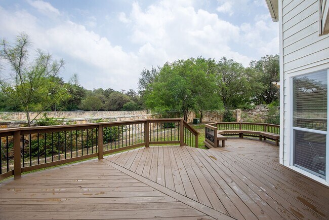Foto del edificio - Spacious 4 BR/2.5 bath home in Iron Horse ...