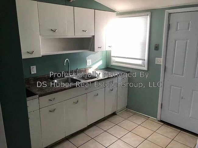Foto del edificio - 2409 Greenbelt Dr