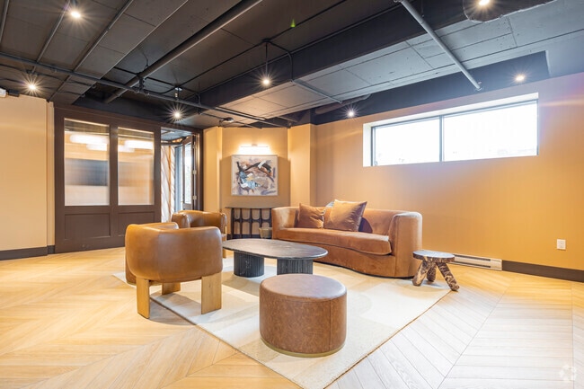 Social Lounge - Madison