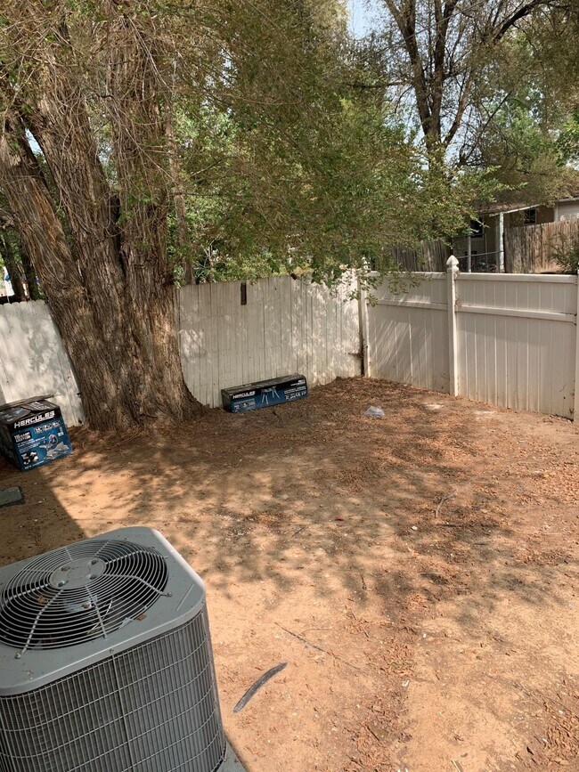 Building Photo - 338 25th Avenue Ct