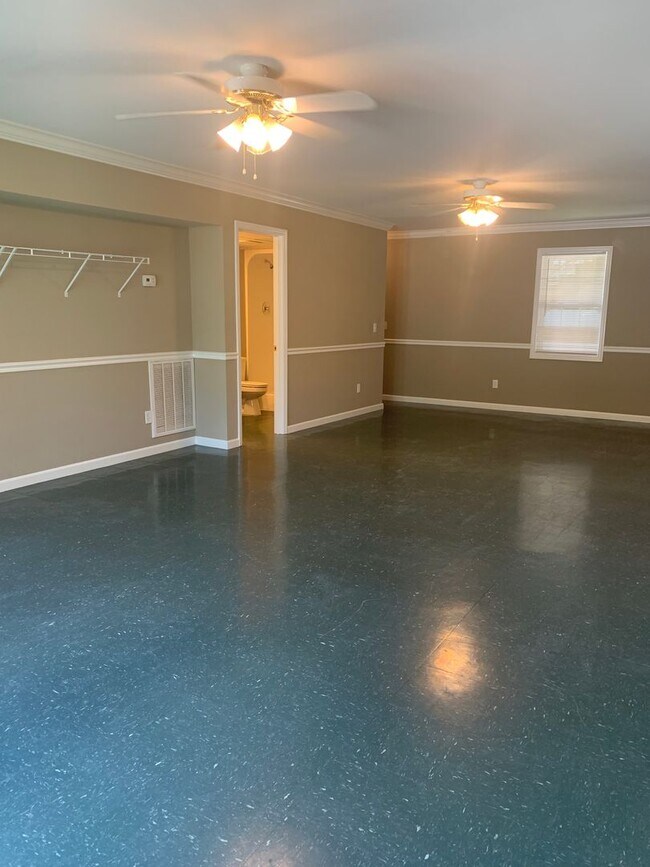 Foto del edificio - Beautiful 2 Bedroom 2 Bath with spacious b...