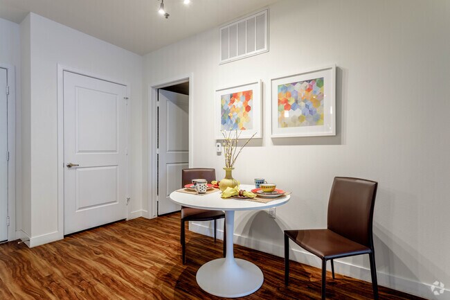 2HAB, 2BA - 1.087 ft² - Roosevelt Park