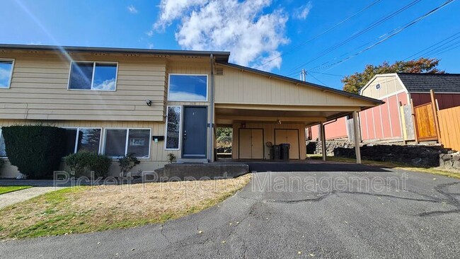 Building Photo - 1621 Trenton Ave