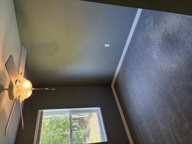 Foto del edificio - 1216 Lysser Ln W