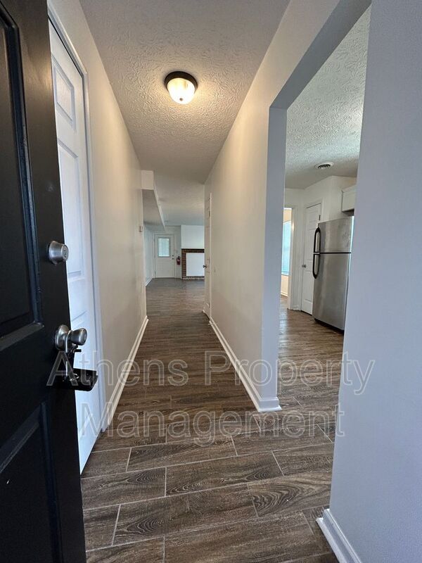 Foto del edificio - 105 Howell Way