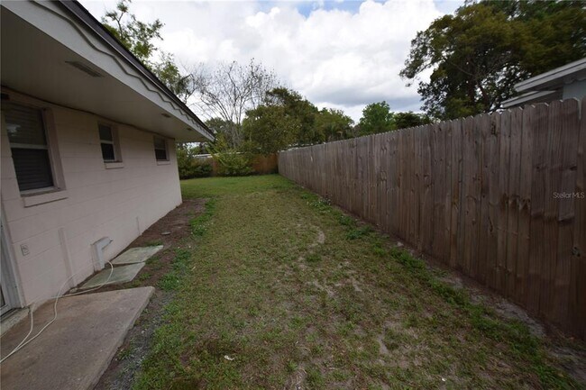 Building Photo - 1031 Royal Palm Ave
