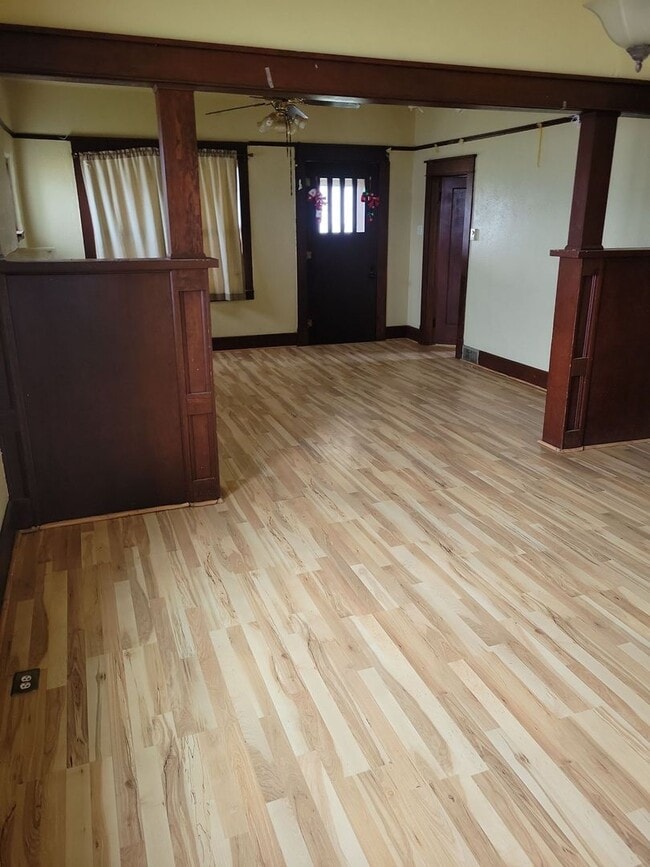 Foto del edificio - 6 bedroom, 2 bathroom house for rent in Je...