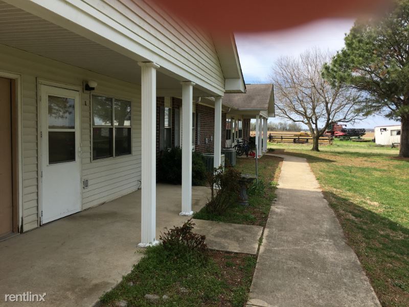 Building Photo - 1 br, 1 bath Apartment - 9 Reyno Manor