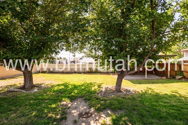 Foto del edificio - 5856 S 157 W
