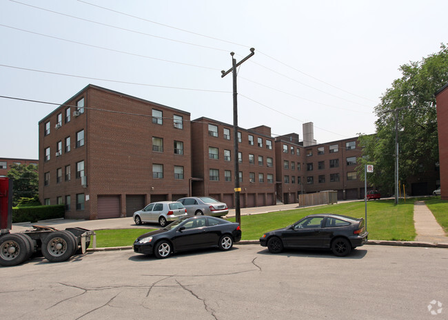 Building Photo - Daymark Court