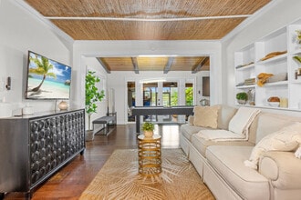 Building Photo - 303 Lang Rd